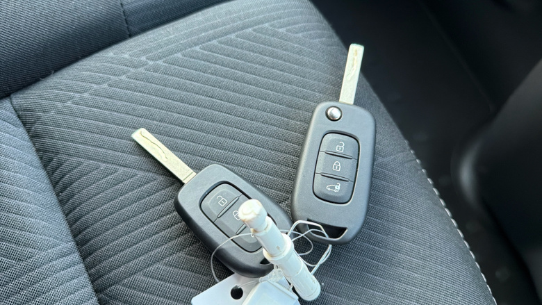 Renault Trafic Lwb Diesel LL30 Blue dCi 150 Extra [Safety] Crew Van